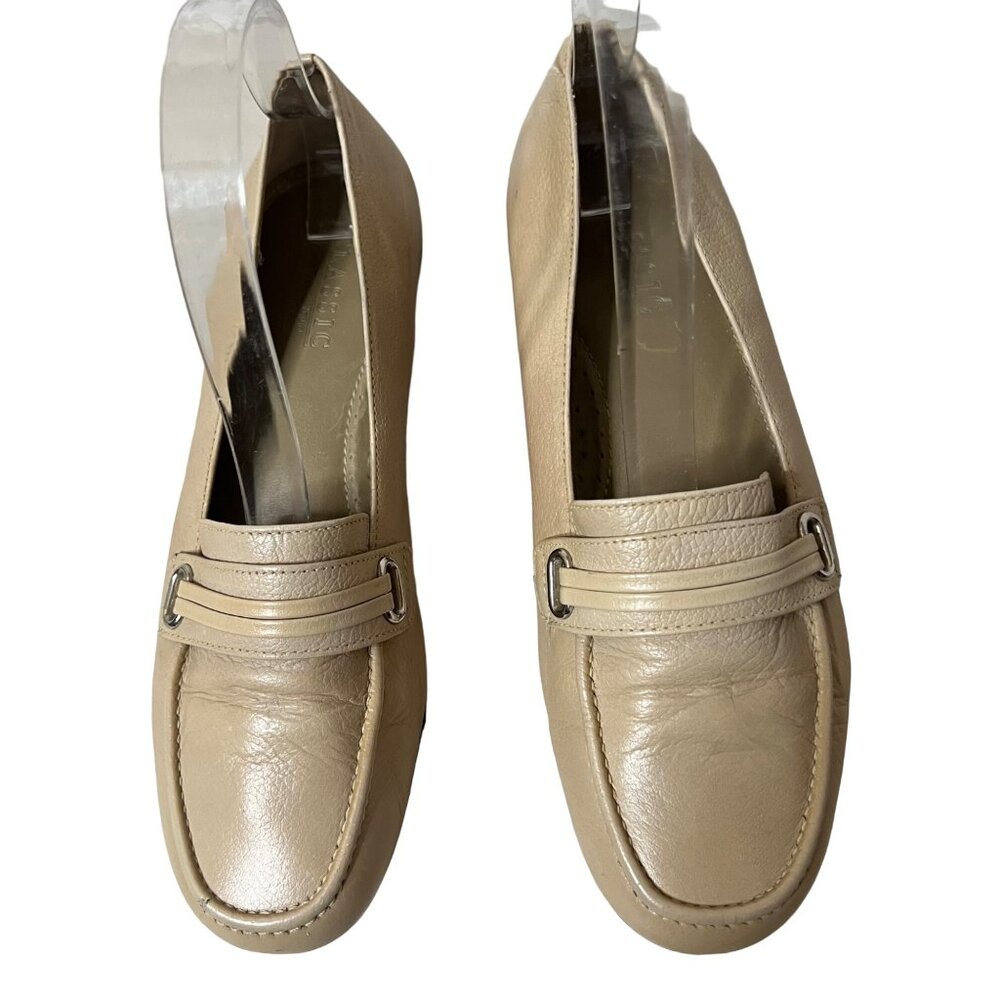 Classic Elements Permalia  Beige Leather Loafers Women's Size 7.5M  Z8044  565
